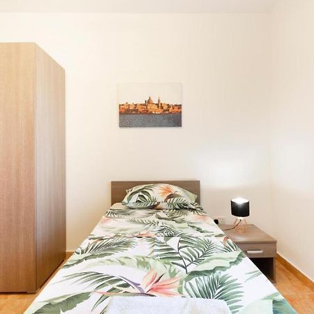 Gudja - Lovely 3 Bedroom Unit With Own Private Entrance Екстер'єр фото
